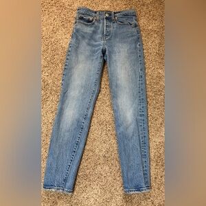 Levi’s Premium Wedgie Fit Jeans Size 25 Light Wash High Rise
